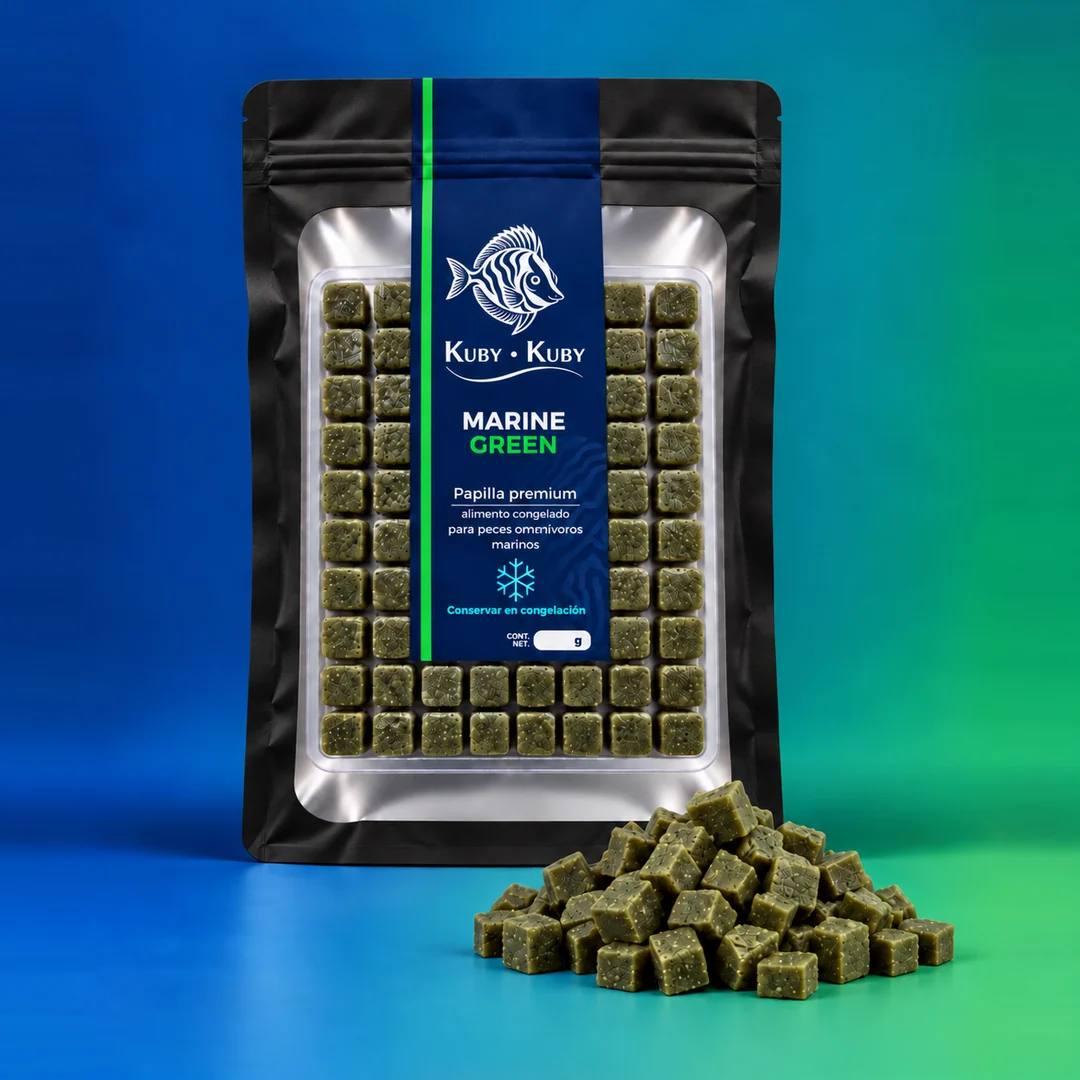 Empaque de Marine Green con sus cubos, en foto de estudio