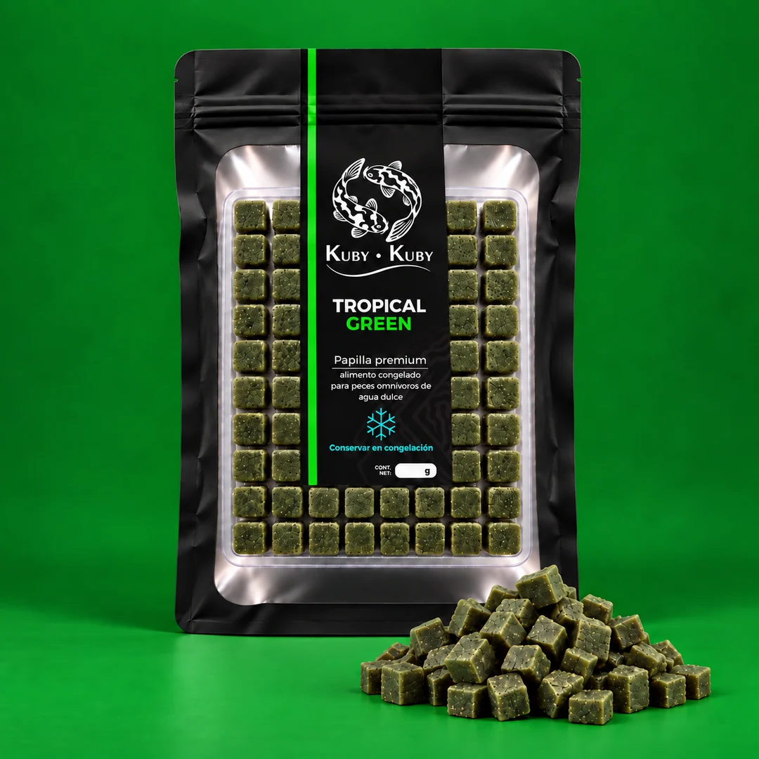 Empaque de Tropical Green con sus cubos, en foto de estudio